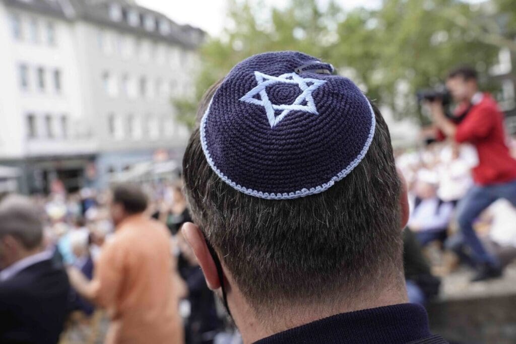 antisemitismus-angriff-auf-juden-in-frankfurt-taeter-rief-allahu-akbar