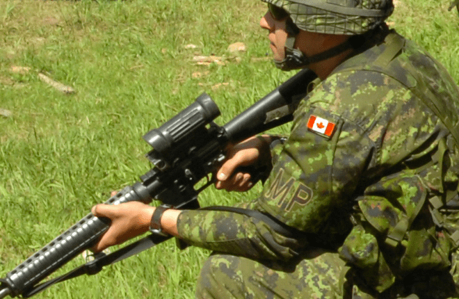 hunderte-militaerangehoerige-klagen-kanadas-streitkraefte-wegen-impfpflicht