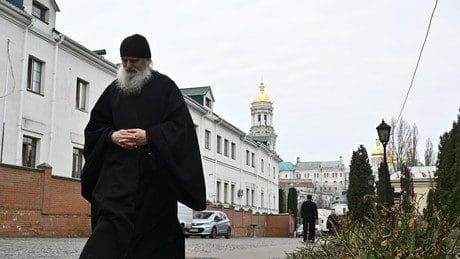 ukraine-behorden-fordern-von-monchen-verlassen-des-kiewer-hohlenklosters-bis-montag