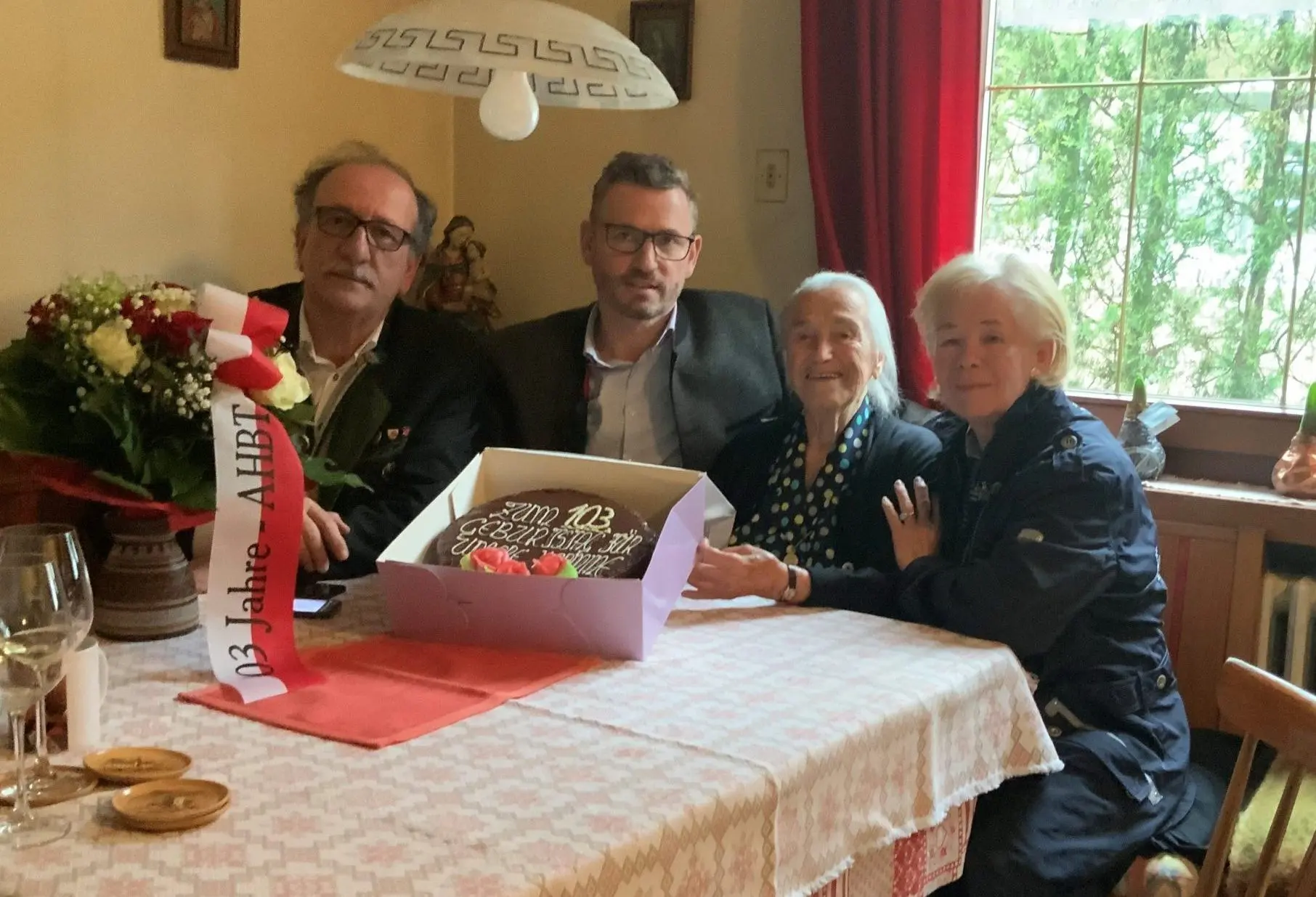 tiroler-beendet-hungerstreik-fur-104-jahrige-sudtirolerin-wegen-lebensgefahr