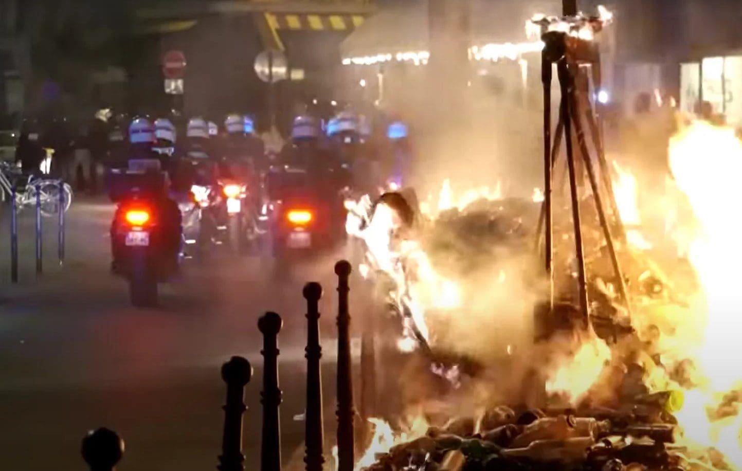 frankreich-brennt-weil-ein-polizist-einen-verdaechtigen-erschoss,-der-versuchte-zu-fliehen