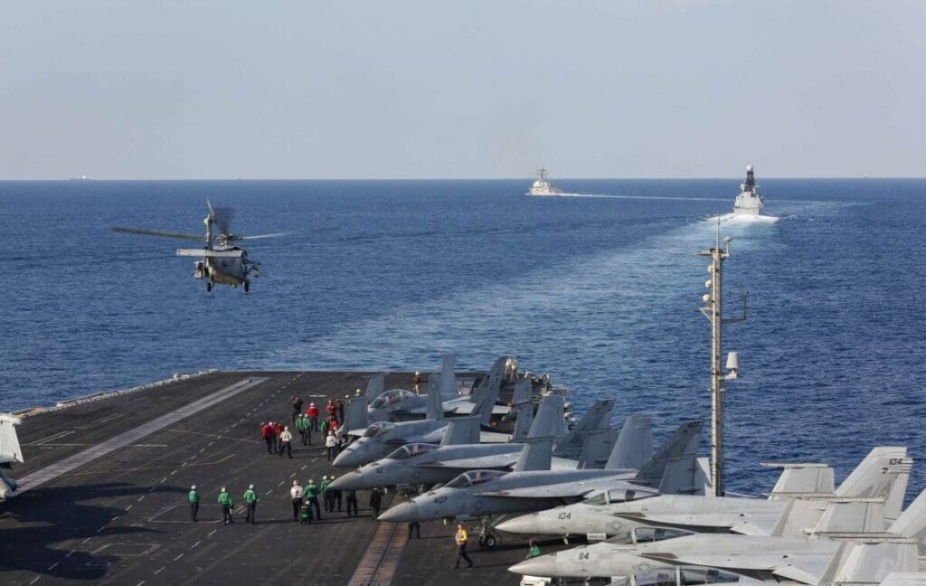 us-navy-vereitelt-irans-versuch,-oeltanker-zu-erobern,-nachdem-auf-ein-von-amerikanern-gefuehrtes-schiff-geschossen-wurde