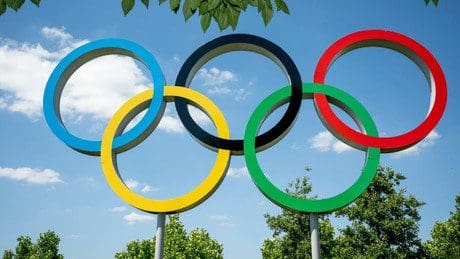 das-internationale-olympische-komitee-wird-vorlaeufig-keine-einladung-an-russland-und-weissrussland-fuer-die-olympischen-spiele-2024-aussprechen