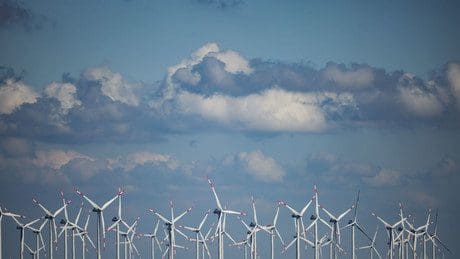 deutschland-verzeichnet-einen-rueckgang-der-stromproduktion-aus-solar-und-windkraftanlagen-–-krisen-und-insolvenzticker