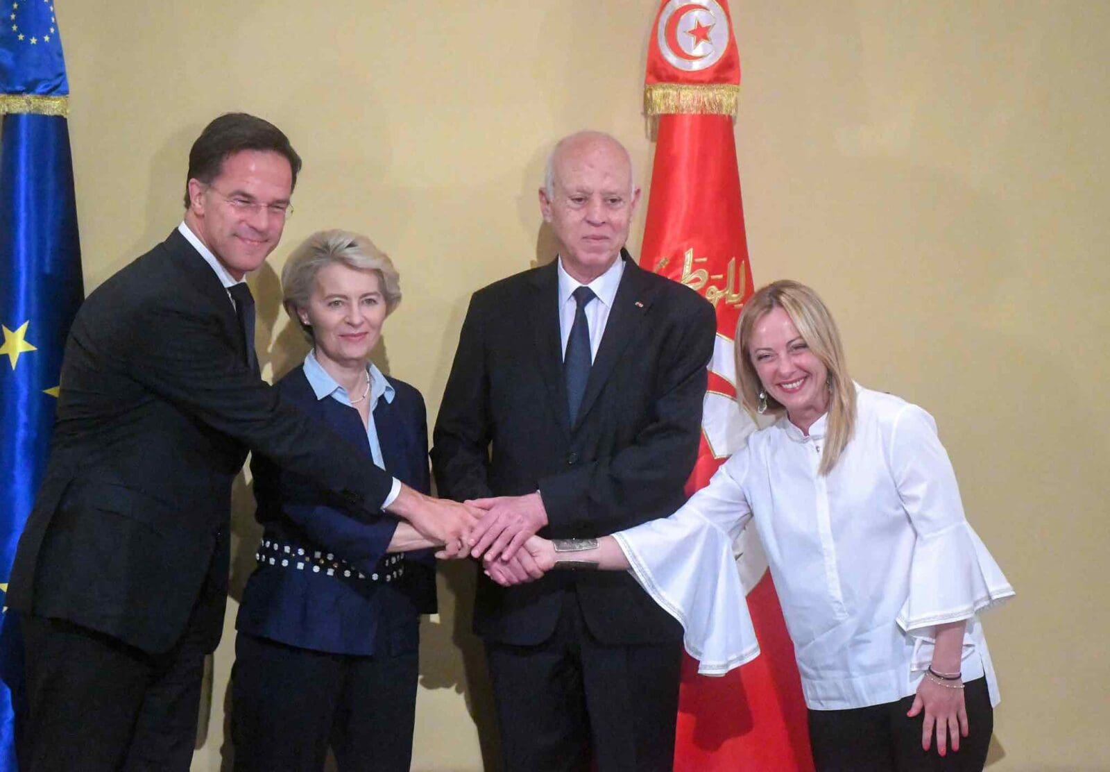 eu-und-tunesien-vereinbaren-anti-migrationspakt-im-wert-von-900-millionen-euro