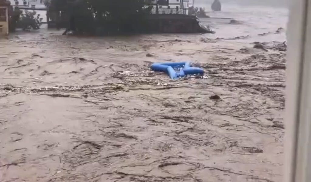 mindestens-10-tote-bei-ueberschwemmungen-nahe-peking:-beamte