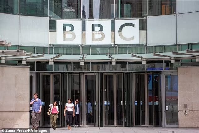 bbc-steht-vor-einer-massenrevolte-der-fernsehzuschauer,-bei-der-2,8-millionen-sich-weigern,-die-fernsehgebuehr-zu-bezahlen