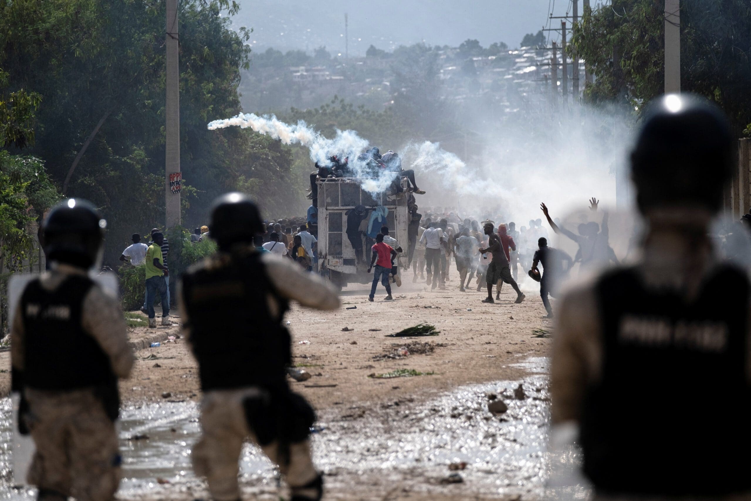 un-naeher-an-der-genehmigung-einer-bewaffneten-intervention-zur-sicherung-haitis