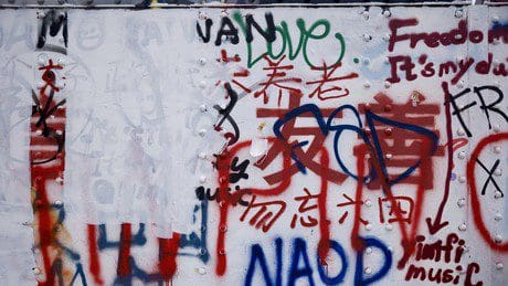 londoner-kuenstler-kaempfen-in-einer-„graffiti-schlacht“-ueber-die-politik-in-china