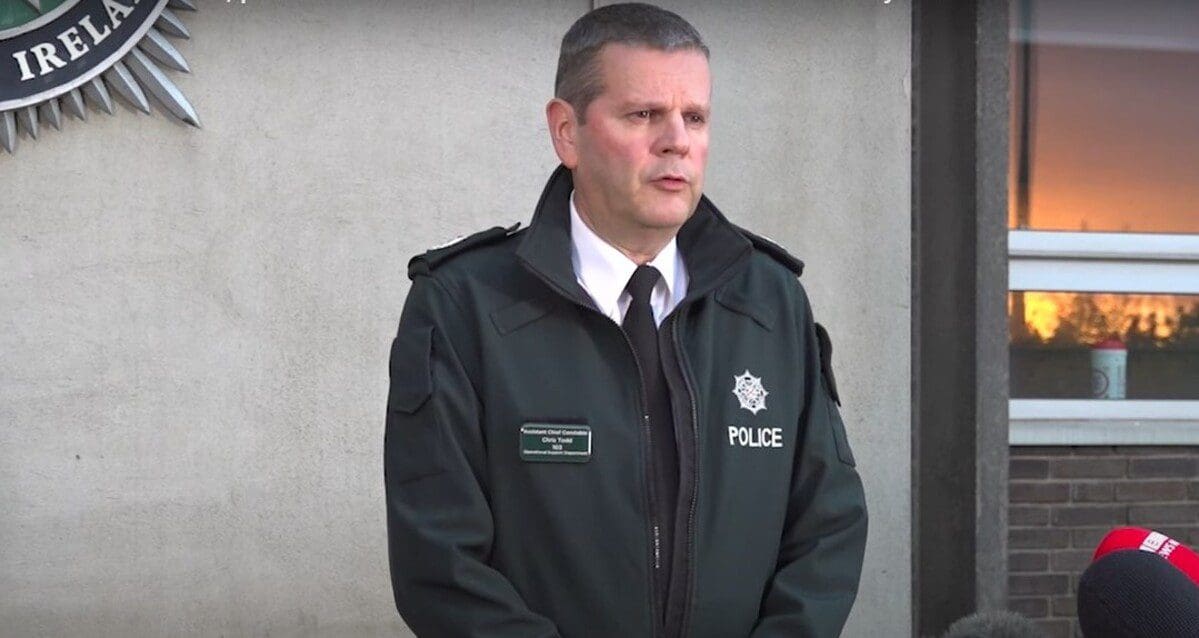 nordirlandische-polizei-gibt-versehentlich-angaben-zu-beamten-frei