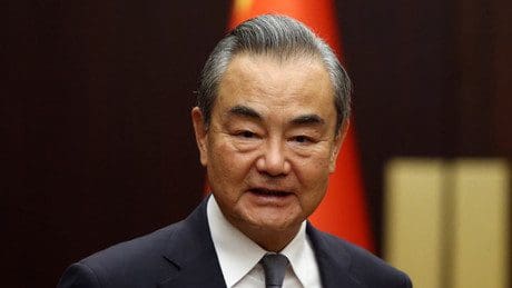 chinas-aussenminister-wang-yi-nennt-die-usa-als-hauptursache-fuer-weltweite-instabilitaet