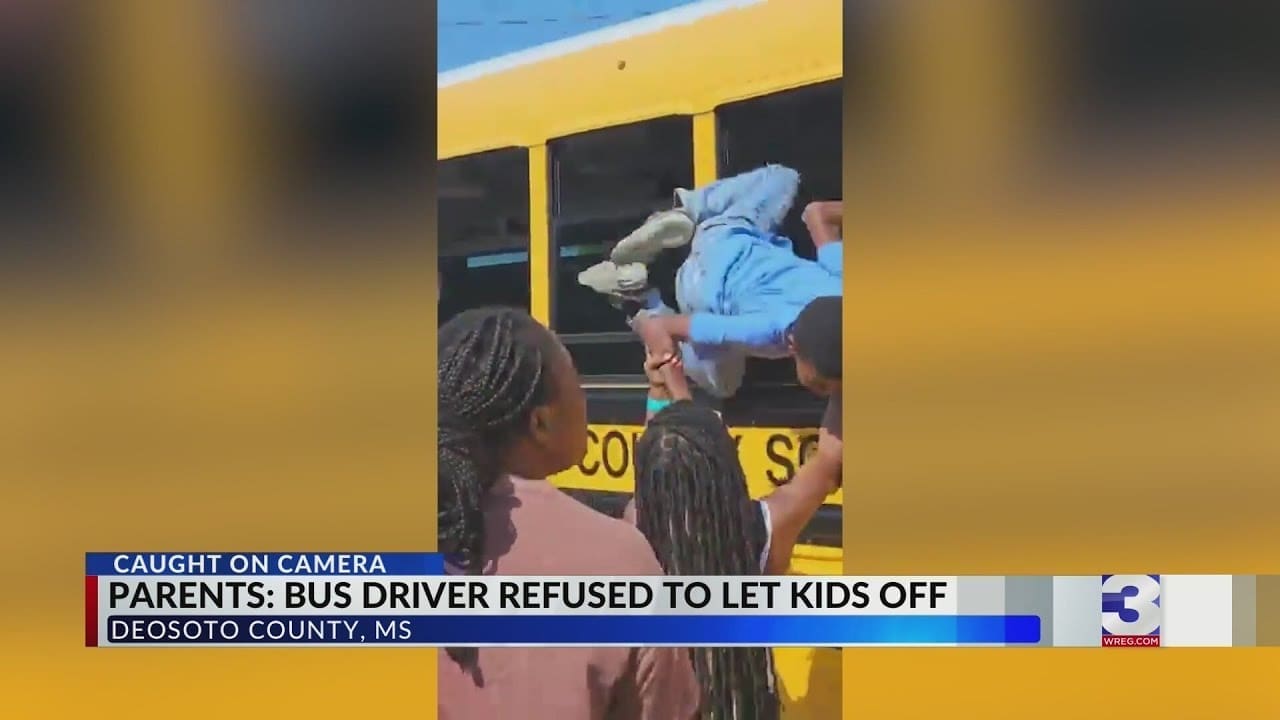 busfahrer-beurlaubt,-nachdem-er-kinder-in-einem-heissen-schulbus-eingeschlossen-hat-(video)
