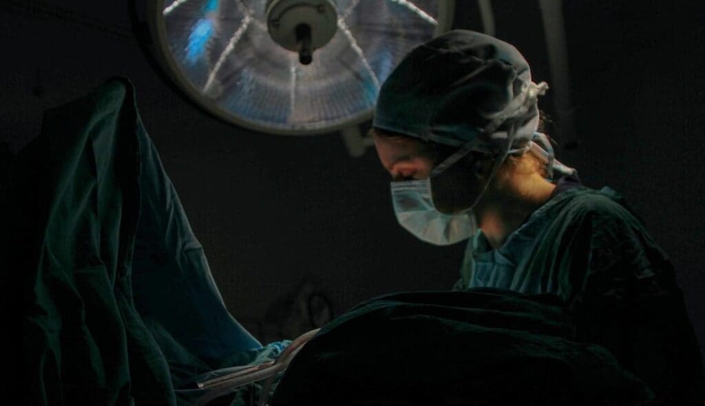 bessere-ergebnisse-fuer-patienten-mit-weiblichen-chirurginnen-–-studie
