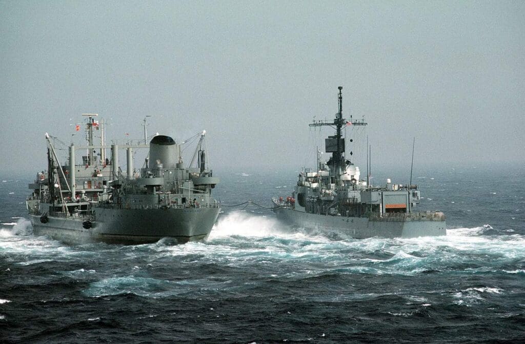russland-behauptet,-4-ukrainische-militaerboote-mit-truppen-an-bord-im-schwarzen-meer-zerstoert-zu-haben