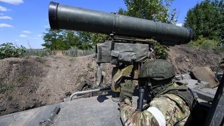 kornet-gegen-challenger-2:-werden-britische-panzer-weiterhin-von-russischer-panzerabwehr-zerstoert