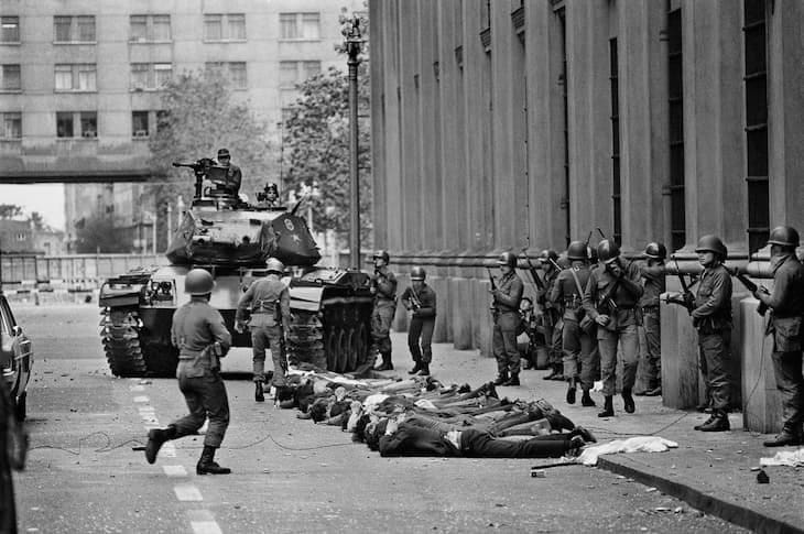 11.-september-1973-in-chile:-militaerflugzeuge-und-panzer-gegen-eine-demokratisch-gewaehlte-sozialistische-regierung