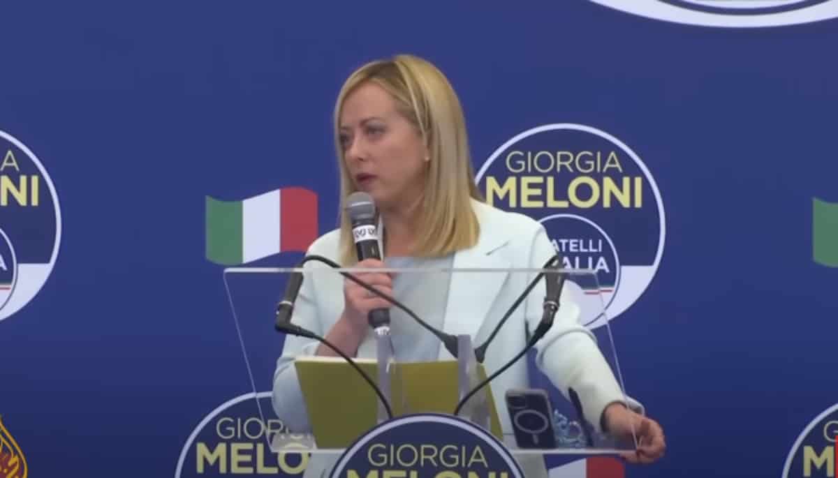 italienischer-premierminister-meloni:-„der-migrationsdruck-auf-italien-ist-nicht-nachhaltig