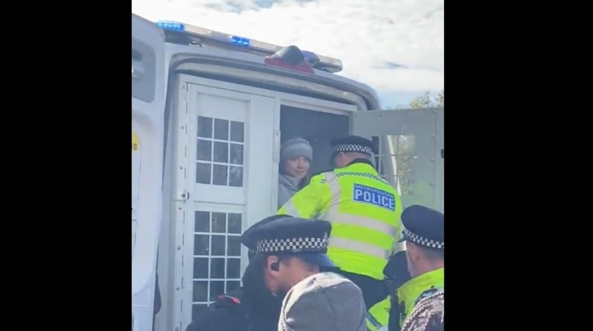 britische-polizei-sagt,-greta-thunberg-wurde-nach-ihrer-verhaftung-bei-einem-klimaprotest-angeklagt