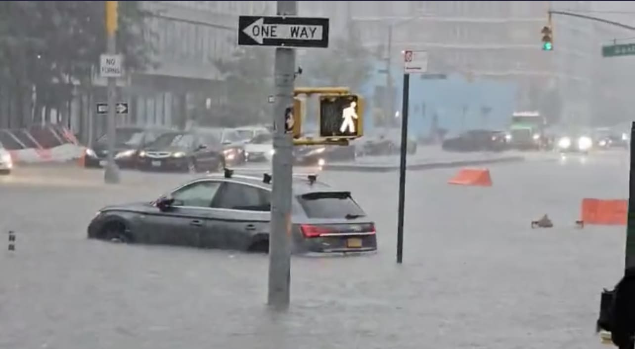 schwere-regenfaelle-ueberfluten-new-york,-u-bahn-teilweise-lahmgelegt