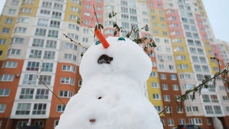 russische-stadt-von-gigantischen-schneepenissen-heimgesucht