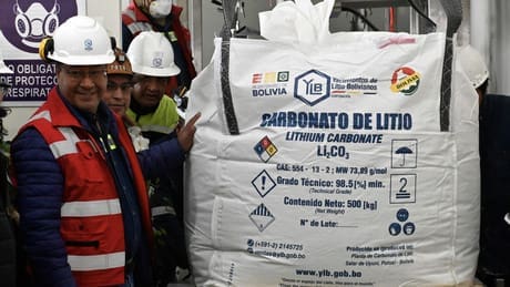 bolivien-eroeffnet-seine-erste-lithiumcarbonat-fabrik