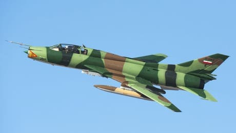flugzeugabsturz-im-iran:-su-22-kampfjet-stuerzt-im-suedlichen-teil-des-landes-ab