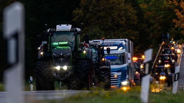 rebellion-der-ps-maechtigen:-traktoren-unterwegs-nach-berlin
