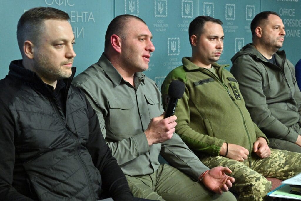 ukrainische-spione-schwoeren,-russland-„mit-einer-nadel-ins-herz-zu-stechen