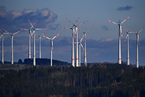 hightechland-bayern:-windkraftanlagen-–-jedoch-unzuverlaessige-stromversorgung