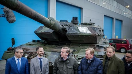 gruenen-politiker:-versuche-der-ukraine-zur-reparatur-machen-leopard-panzer-unbrauchbar