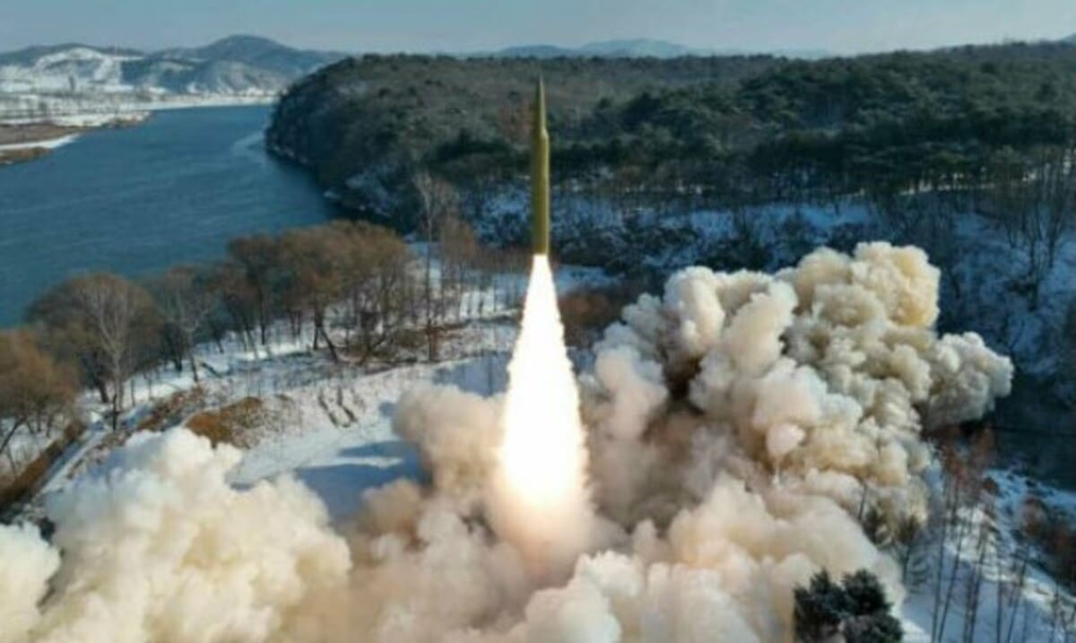 nordkorea-gibt-bekannt,-dass-es-eine-hyperschallrakete-getestet-hat