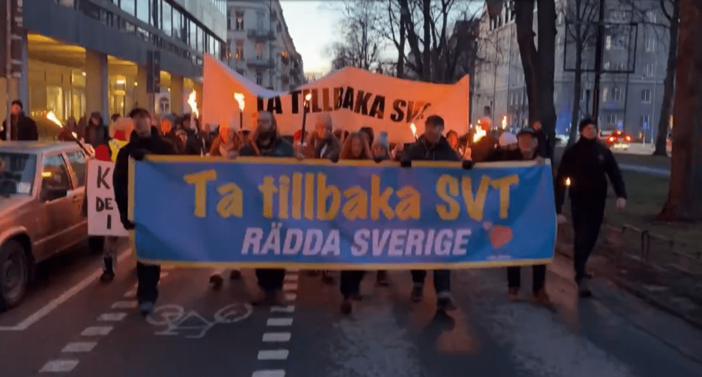 schwedische-buerger-demonstrieren-gegen-die-voreingenommenheit-der-oeffentlichen-medien