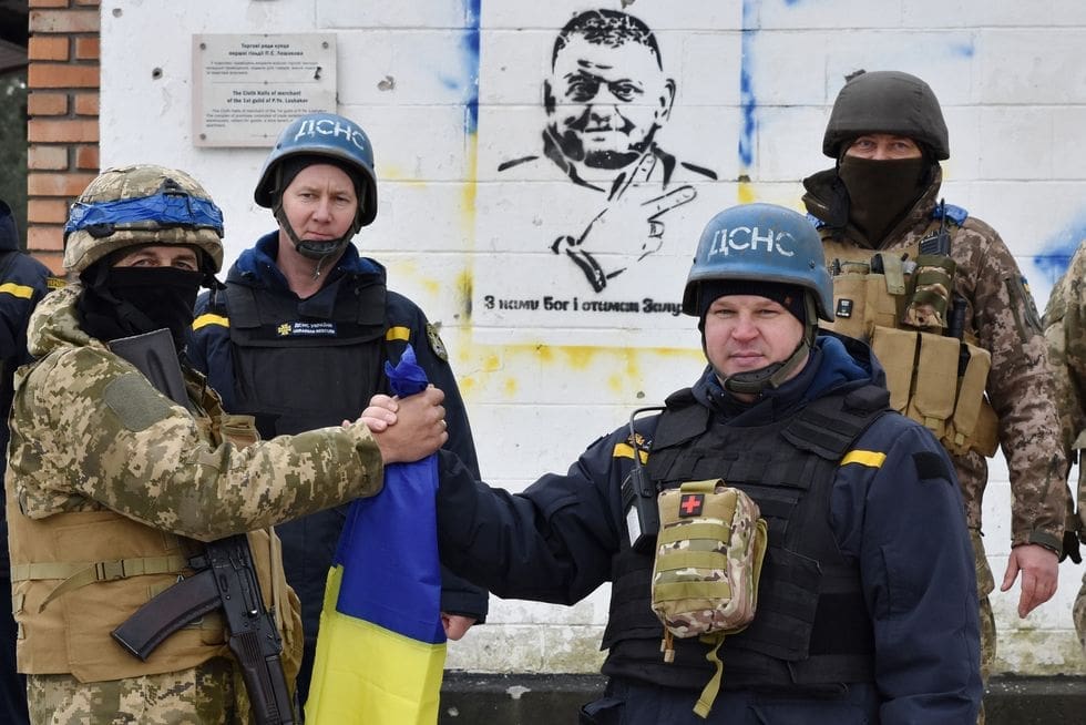 zaluzhny-entlassung-ist-nicht-einmal-ein-pflaster,-waehrend-die-ukraine-strategie-ausblutet