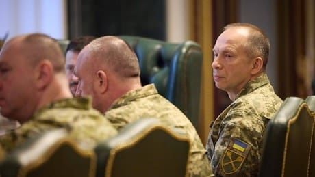 warum-hat-selenskij-einen-russen-zum-neuen-oberkommandanten-der-ukrainischen-armee-gemacht