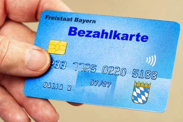 werden-bezahlkarten-bald-auch-fuer-empfaenger-von-buergergeld-verfuegbar-sein