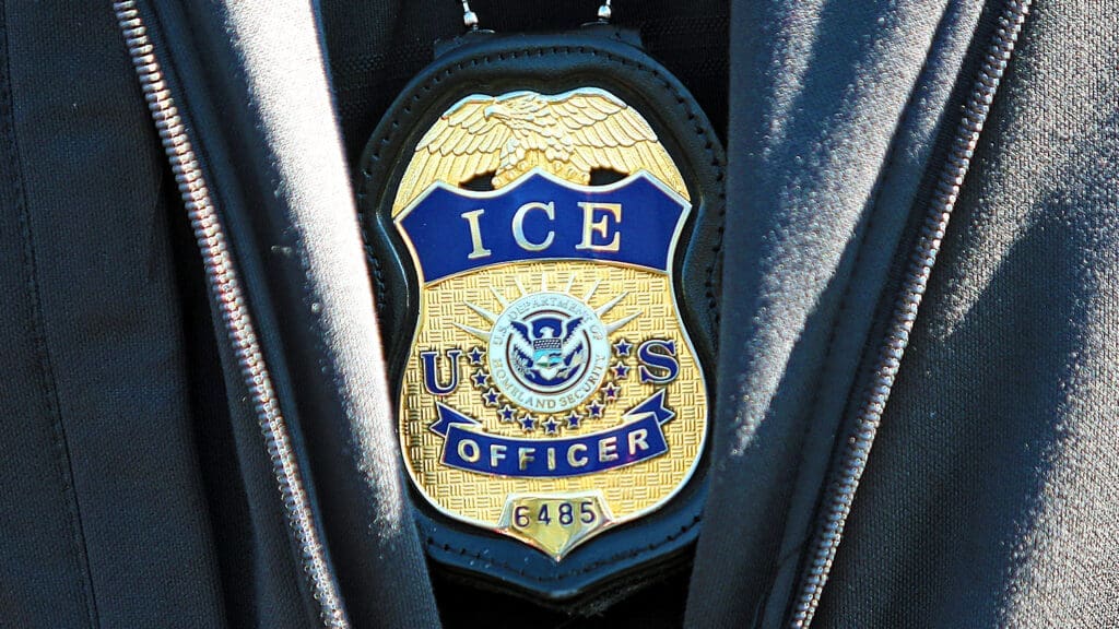 ice-verhaftet-3-illegale-einwanderer-im-zusammenhang-mit-dem-tod-eines-babys